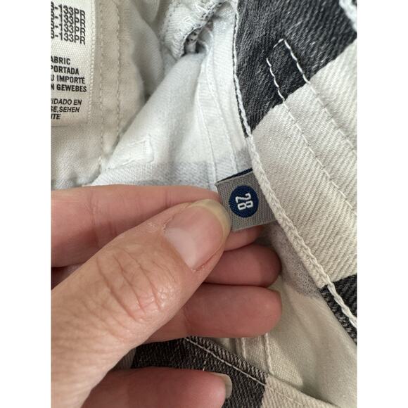 C Of H Shorts Striped Women 28 - Picture 10 of 11